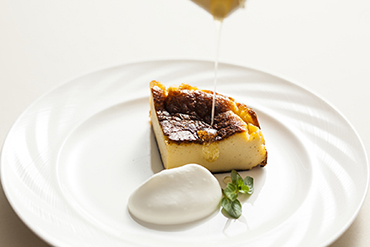 ウェールズ産チーズが楽しめる濃厚バスクチーズケーキ